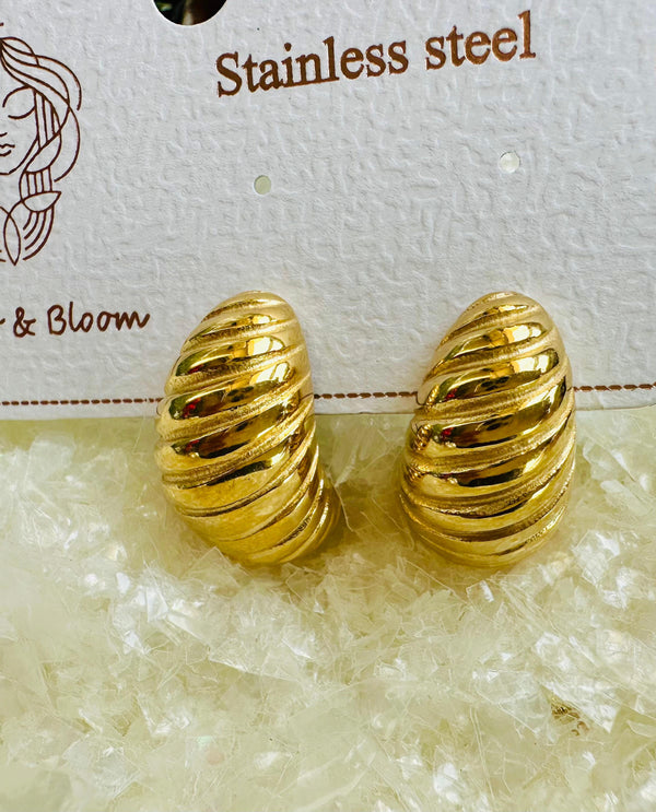 Gold shrimp earrings ELIGIBLE FOR SAME DAY DELIVERY in MUMBAI