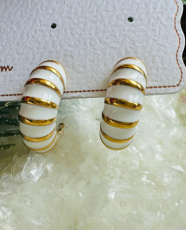 Enamel hoops ELIGIBLE FOR SAME DAY DELIVERY in MUMBAI