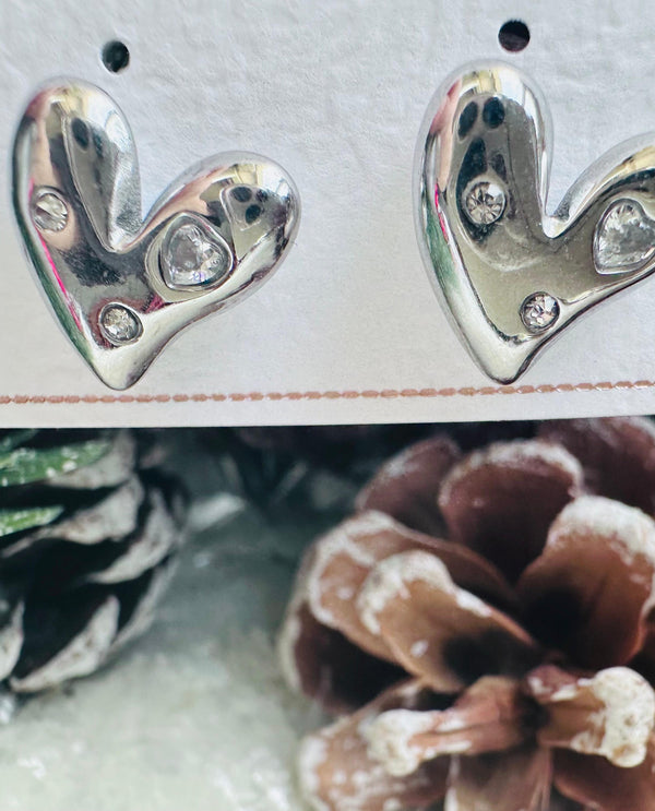 Heart earrings Y ELIGIBLE FOR SAME DAY DELIVERY IN MUMBAI