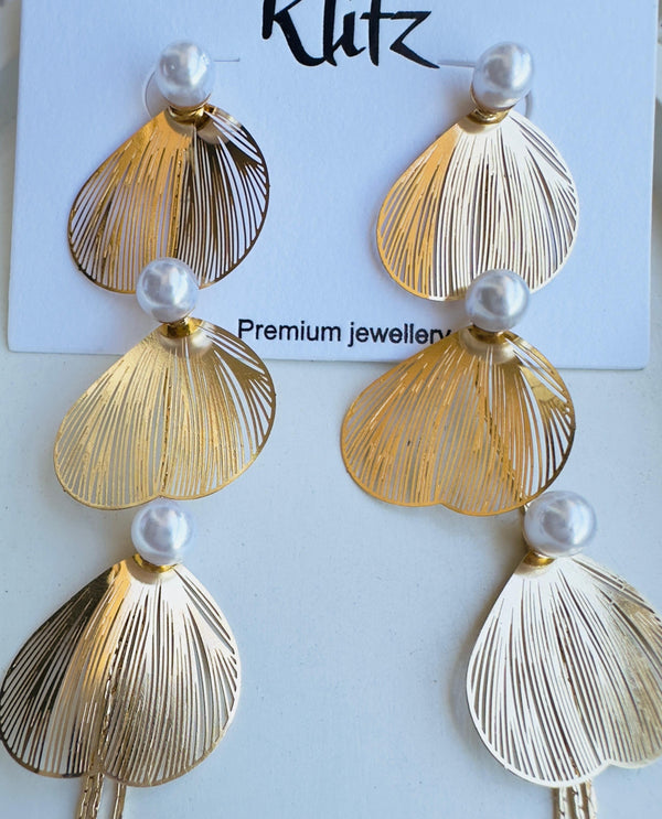 Pearl petal earrings
